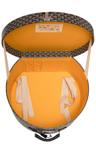 GOYARD (RARE) Luggage Size: 20.25" x 10" x 19.25"; 1.75" drop handle