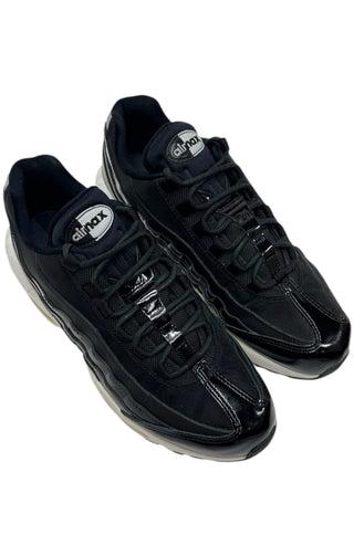 NIKE Sneakers Size: US 9