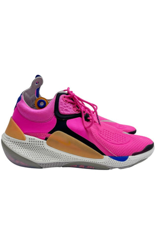 NIKE (RARE & NEW) Sneakers Size: US 9.5
