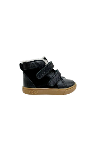 UGG Boots Size: Toddler US 9