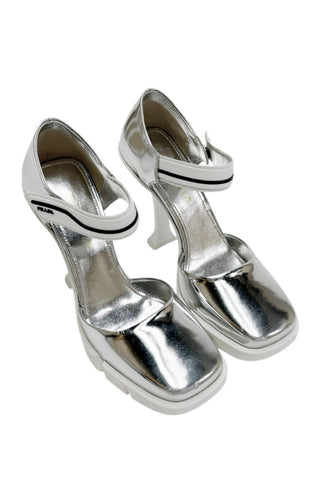 PRADA Pumps Size: US 7.5