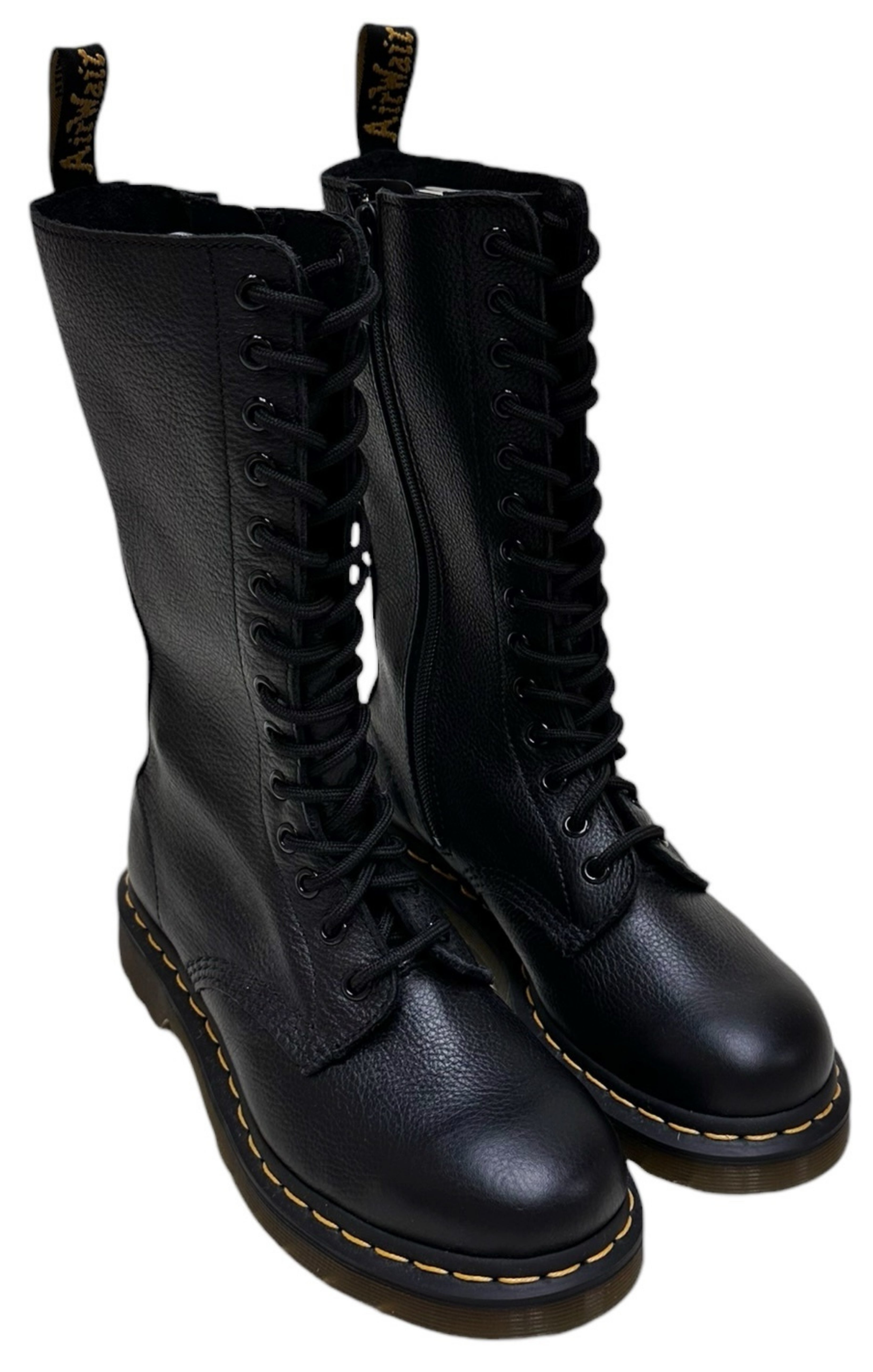 DR. MARTEN'S (NEW) Boots Size: US 6