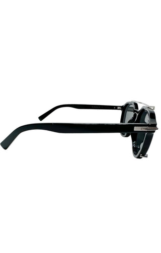 DIOR Sunglasses Size: 5.625" x 2"