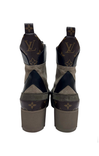 LOUIS VUITTON (RARE) Boots Size: US 8