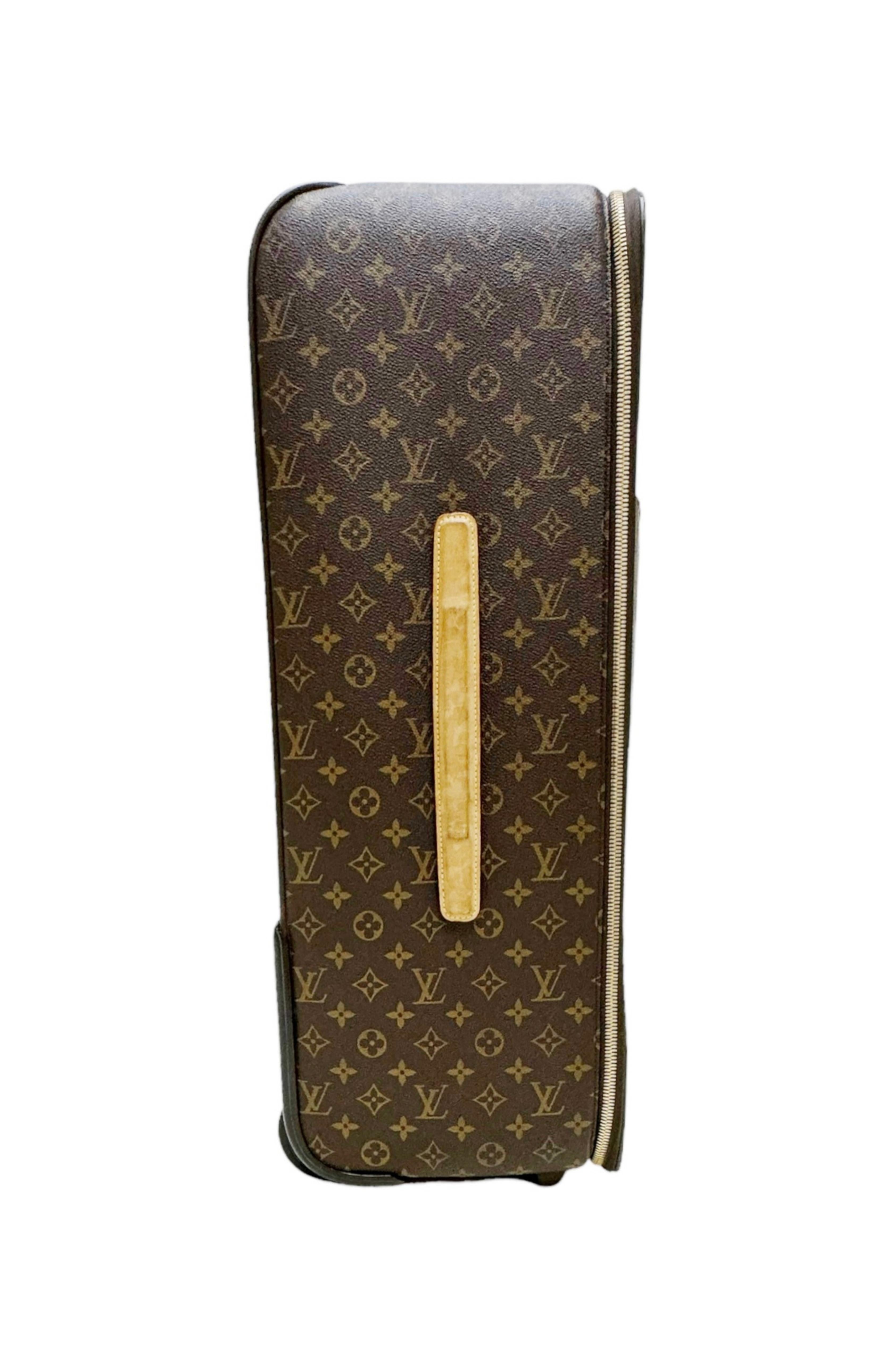 LOUIS VUITTON Luggage & Sleeve Set Size: 17.5 x 9.25 x 25.5