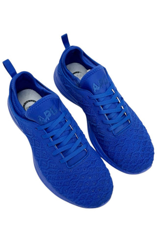 Sneakers Size: US 9
