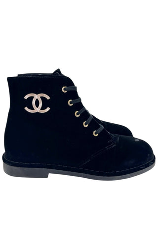 CHANEL (RARE) Boots Size: US 8.5