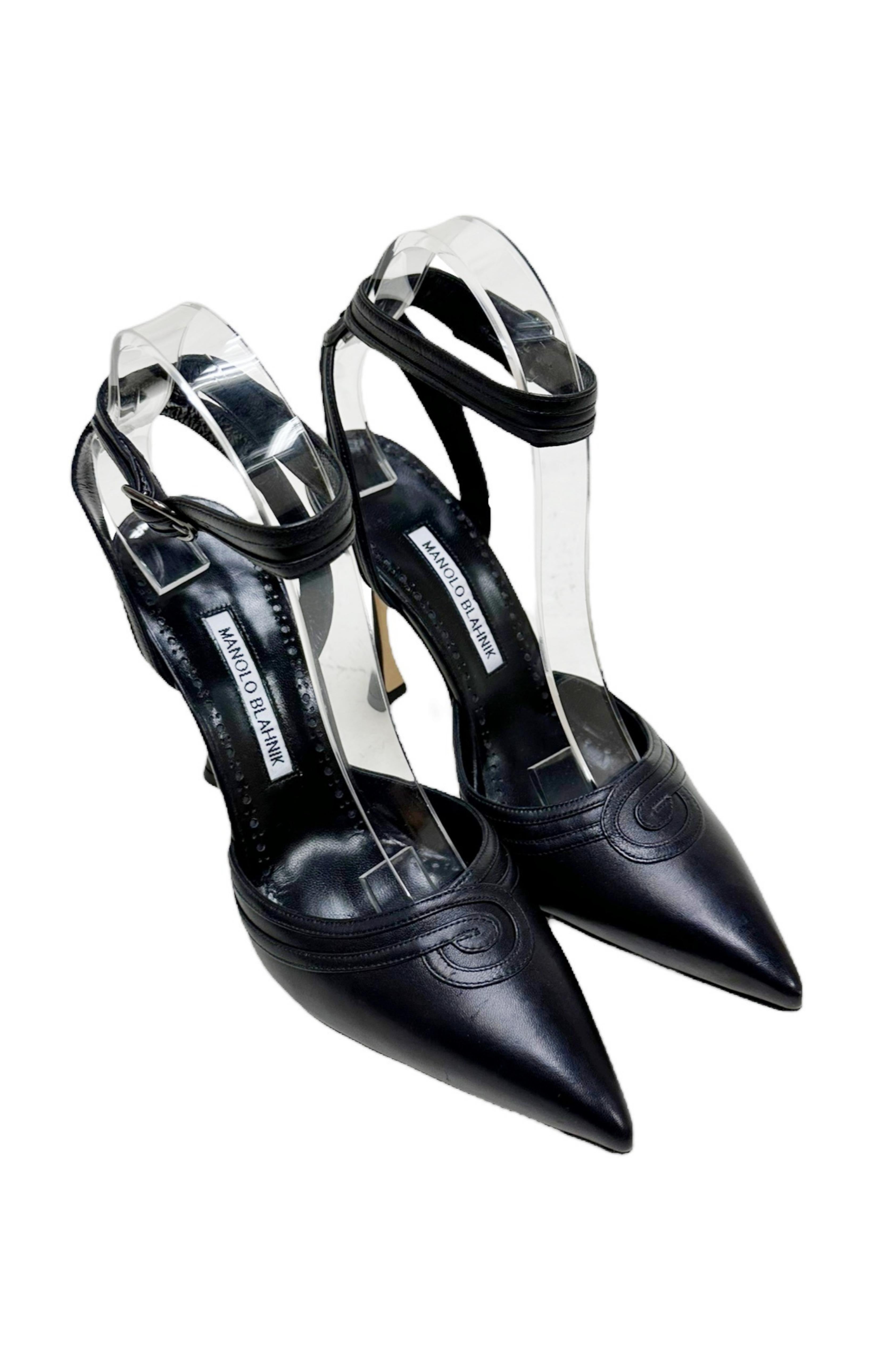 MANOLO BLAHNIK (NEW) Pumps Size: EUR 38.5