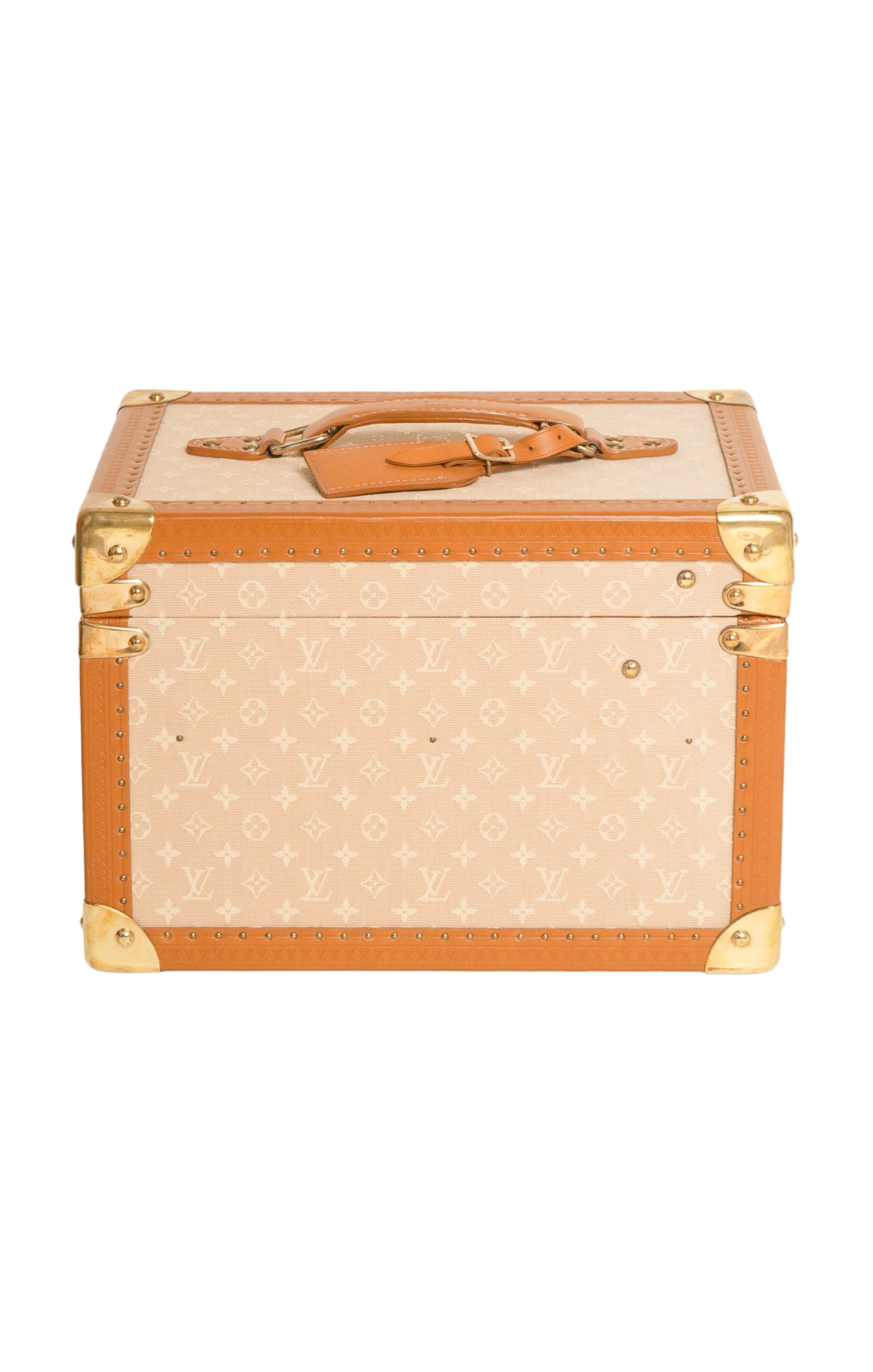 LOUIS VUITTON (RARE) Luggage Size: Bag - 11.75" x 8.5" x 8"; 1.375" drop handle Cosmetic box - 7.25" x 6.25" x 2.75"; 1.25" drop handle