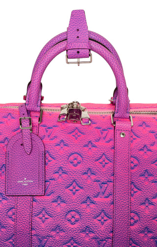 LOUIS VUITTON (RARE) Luggage Size: 20.25" x 8.825" x 11"; 29.5"-39" strap