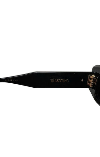 VALENTINO Sunglasses Size: 6.125" x 1.625"
