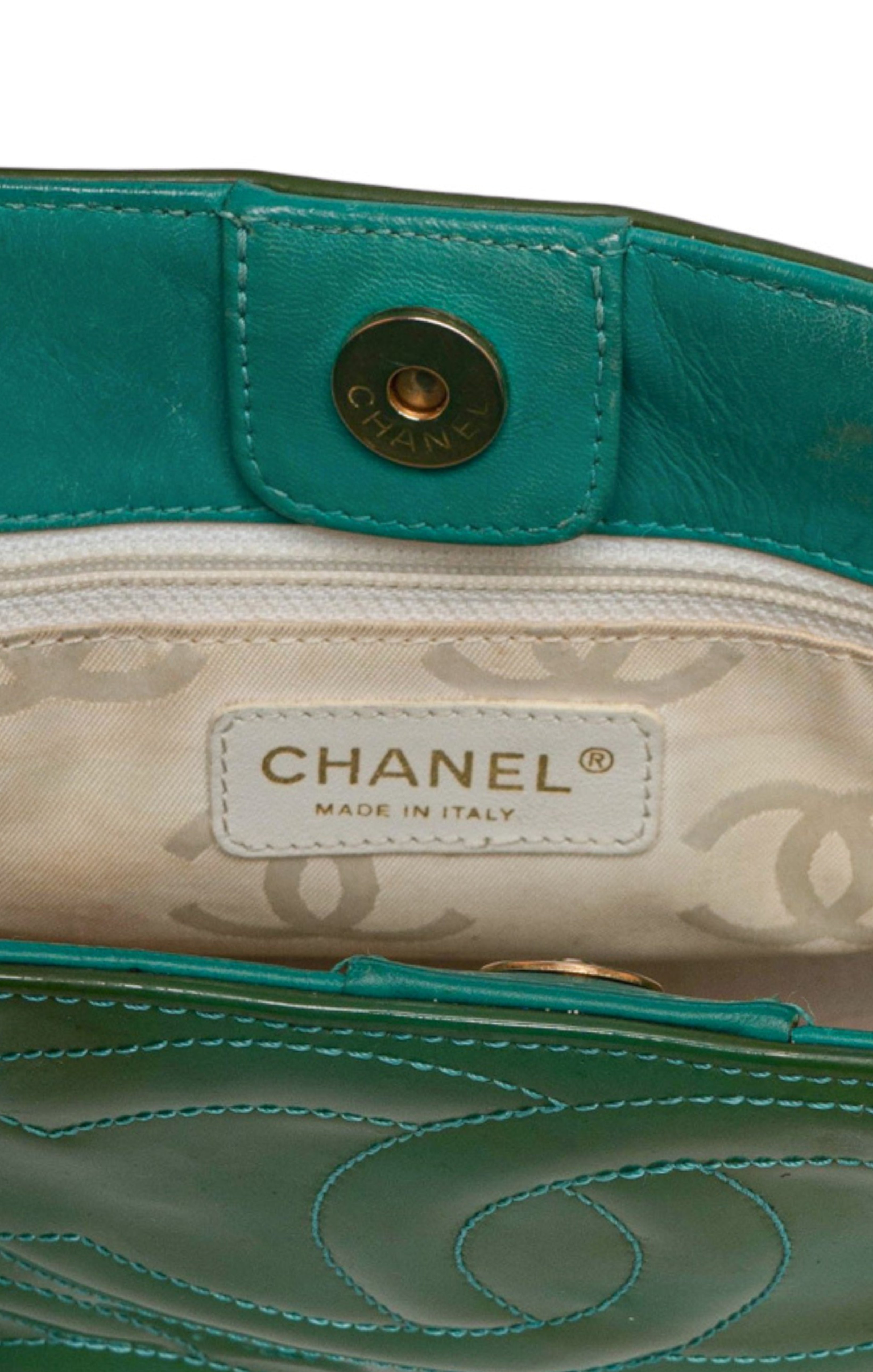 VINTAGE CHANEL (RARE) Handbag Size: 11.625