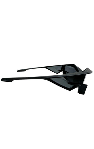 GIVENCHY Sunglasses Size: 6.375" x 2"
