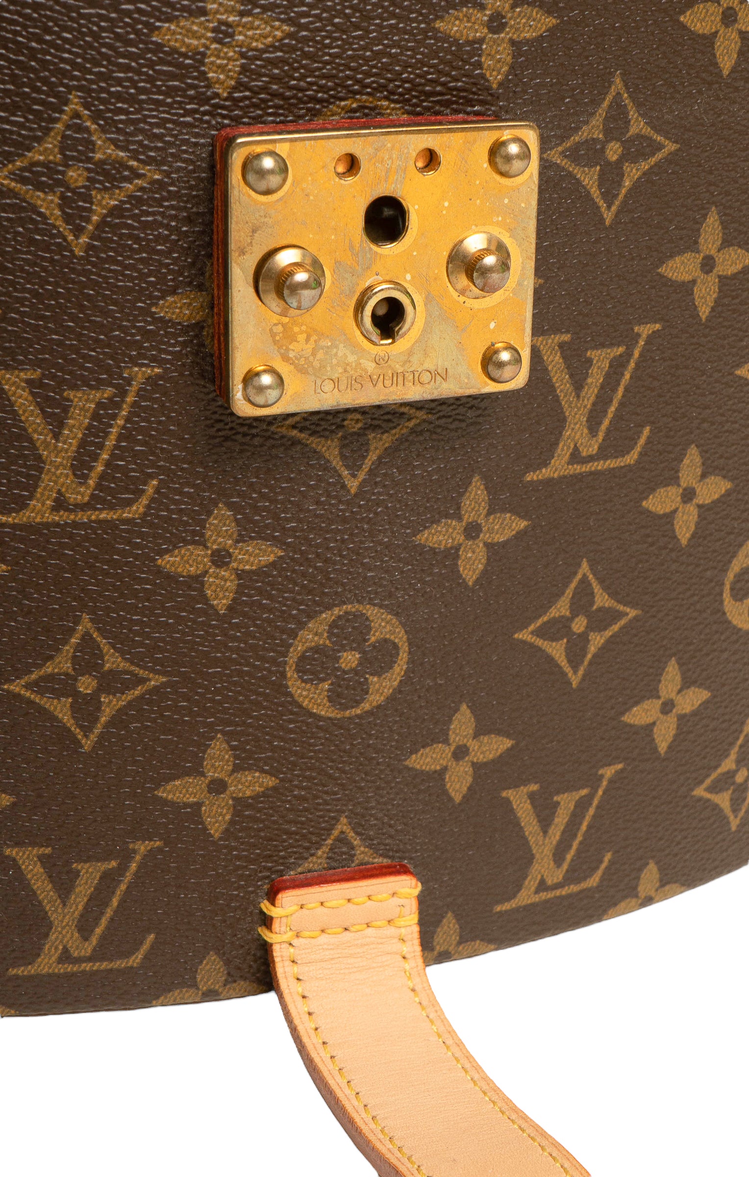 LOUIS VUITTON (RARE) Luggage Size: 50: 20" x 8" x 19"; 4.5" drop handle