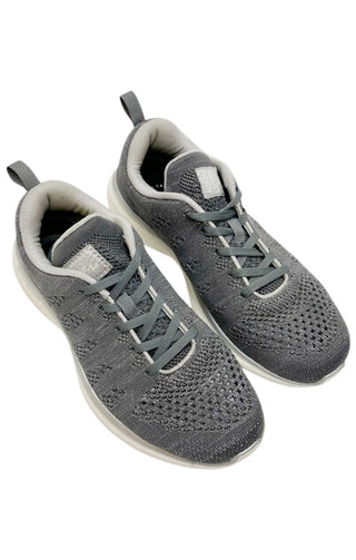 Sneakers Size: US 8.5