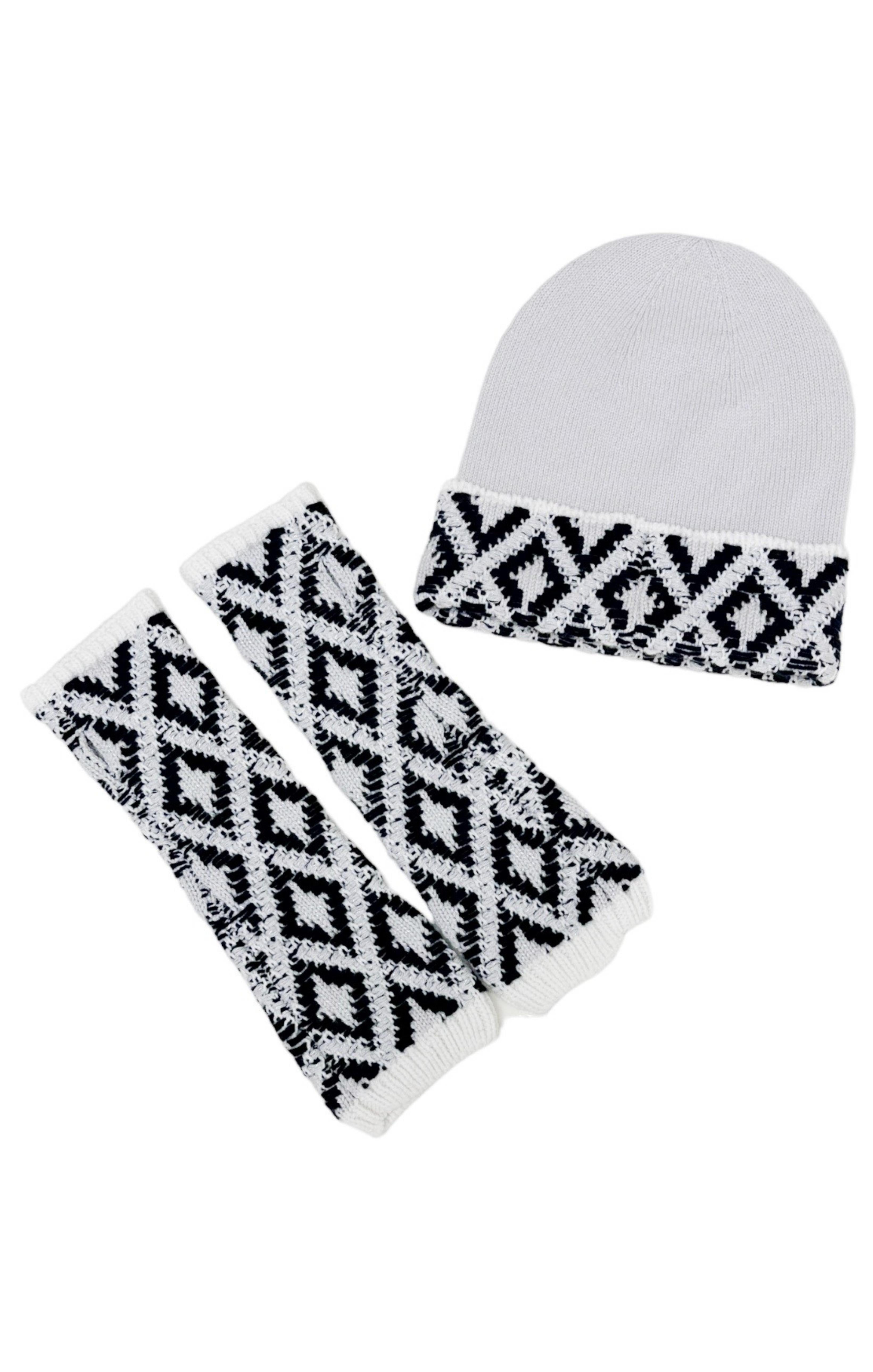 CHANEL (RARE) Hat & Fingerless Gloves Set Size: No size tags, fit like OSFM